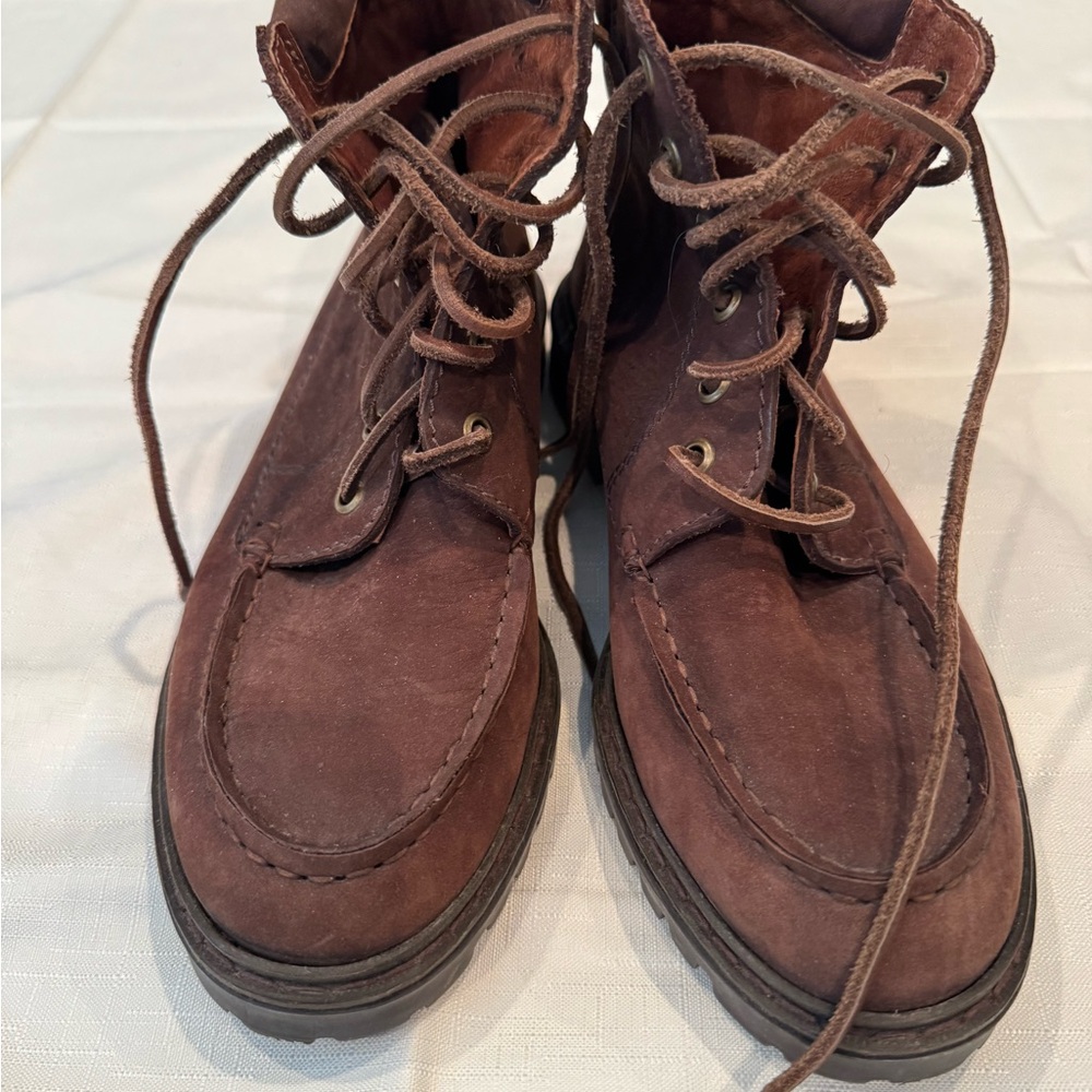 Eddie Bauer Brown Suede Lace-Up Moc Toe Boots